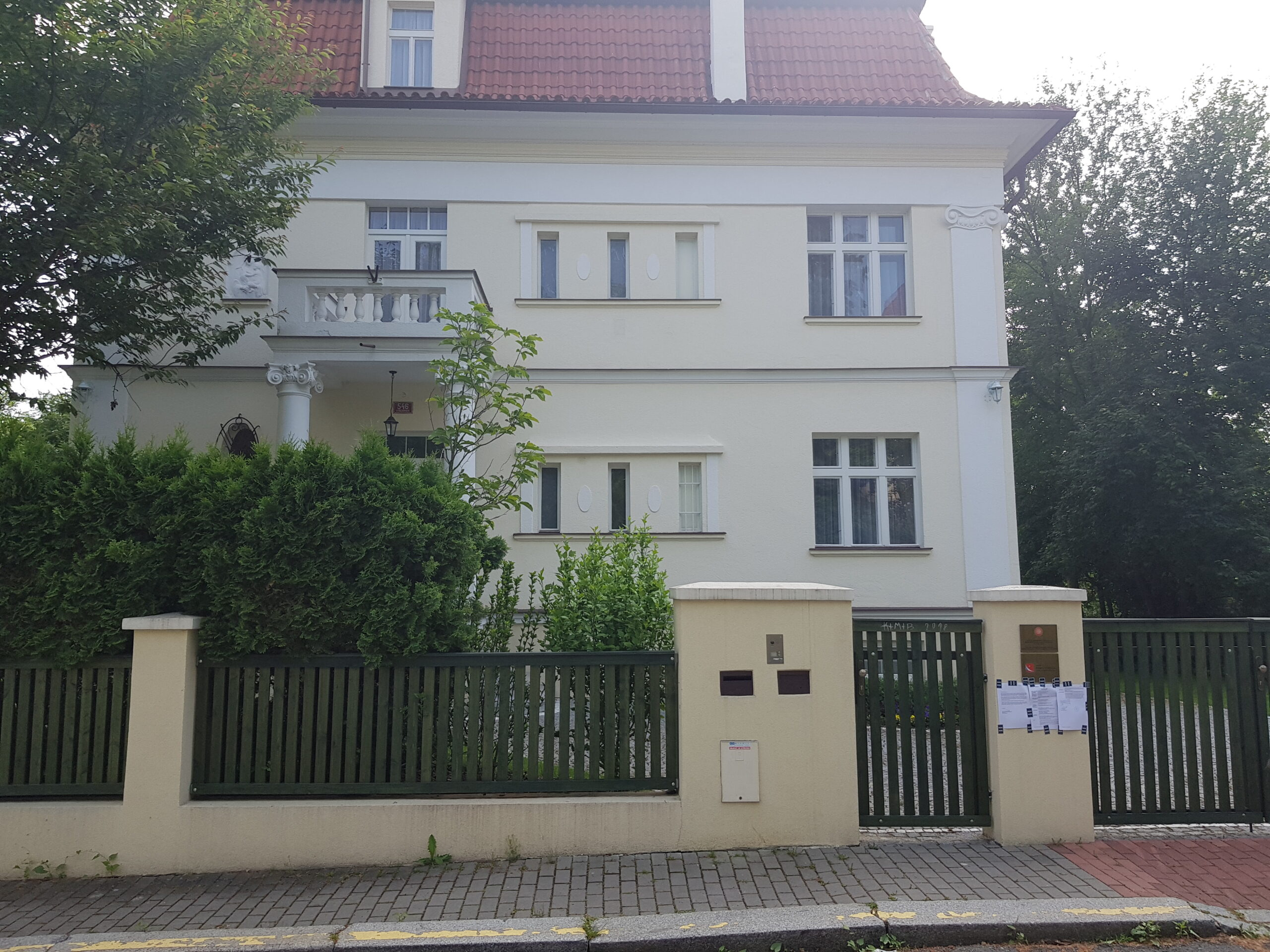 Nyní již bývalé sídlo české pobočky CEFC v Malé ulici v Praze 6.