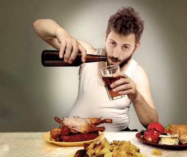 Největší průšvihy českého stravování: Malinko zeleniny, moře soli a alkoholu