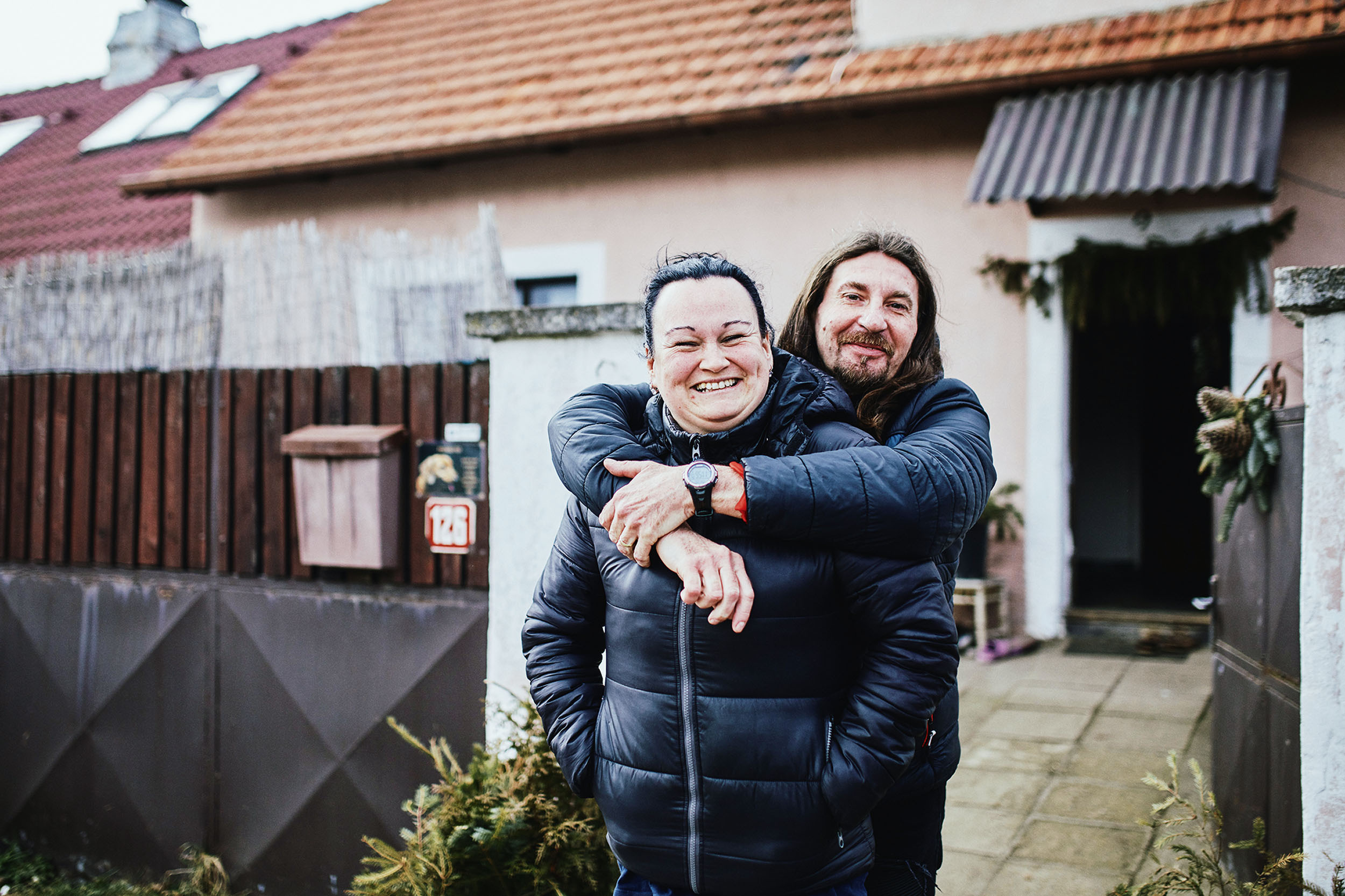 Iniciátorkou i tahounem změn v životě rodiny Chvojkových je vyučená prodavačka Jana. Na snímku s manželem Honzou.