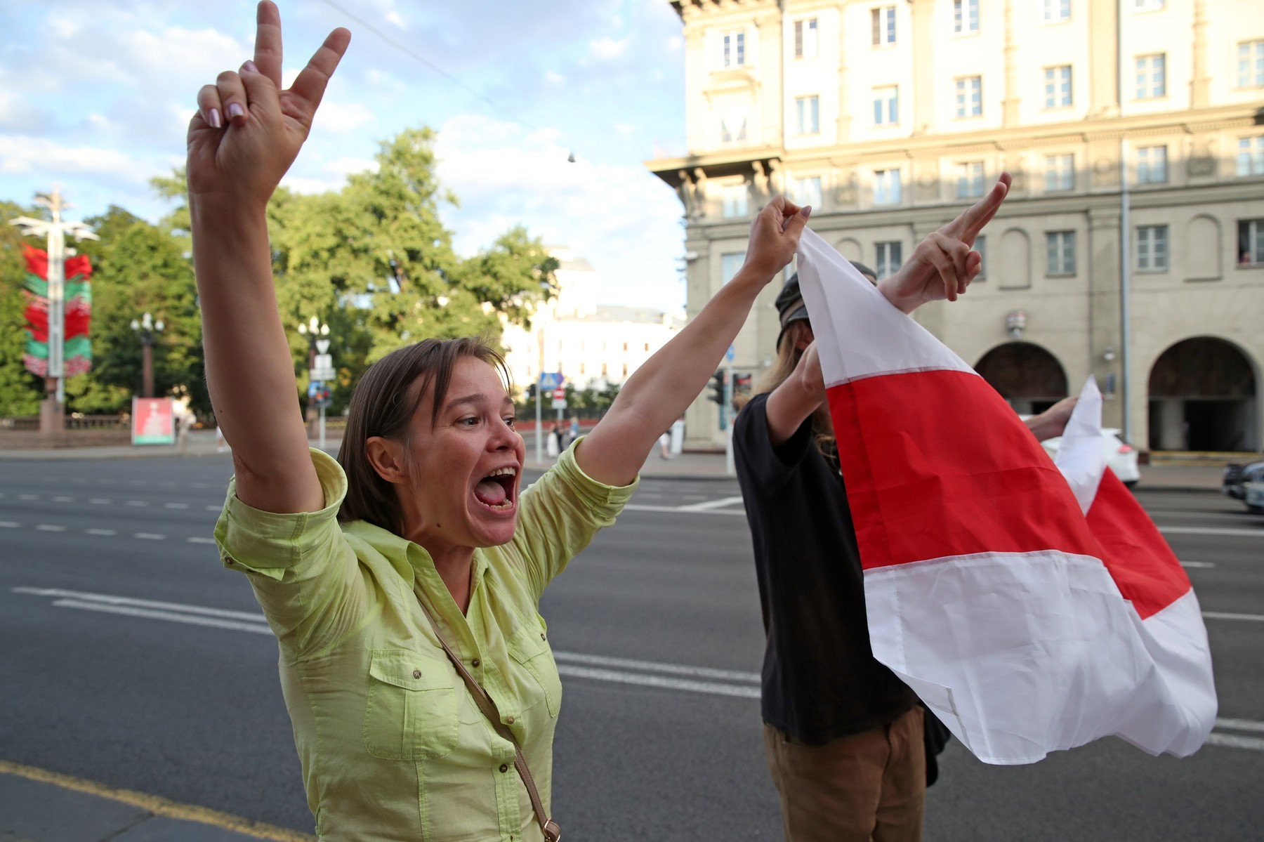 Opoziční protesty před srpnovými volbami v běloruském Minsku.