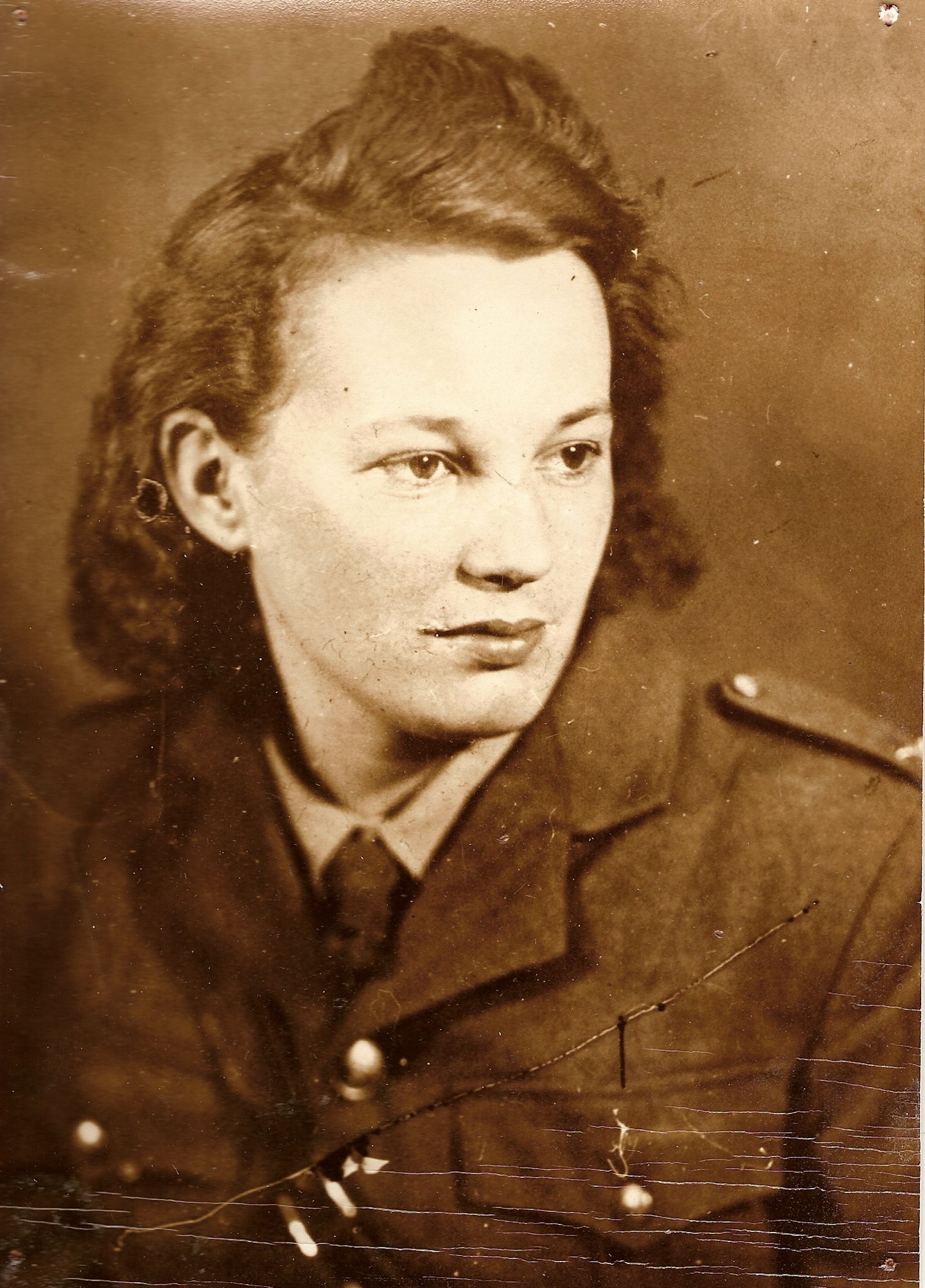 Jarmila Halbrštátová-Kaplanová na snímku z doby druhé světové války.