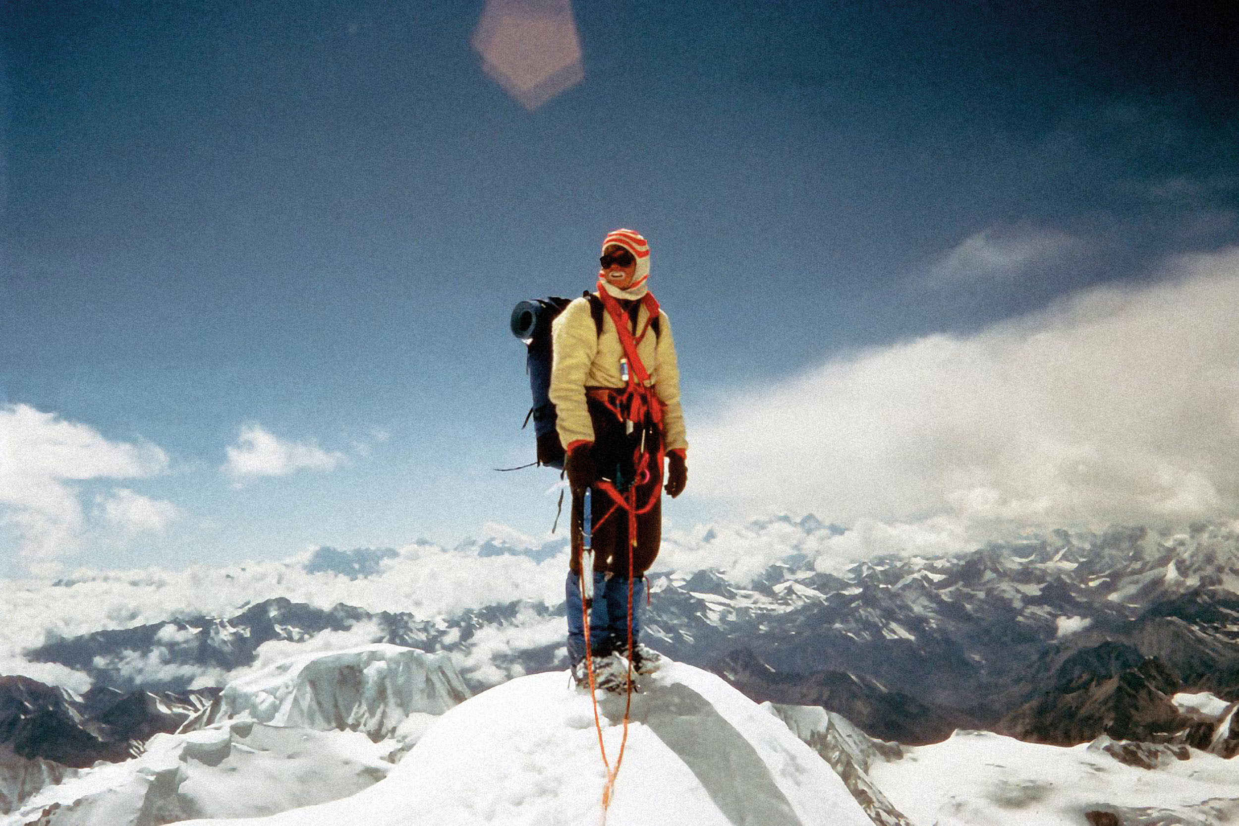 Dina Štěrbová v roce 1984 na vrcholu Čo Oju.